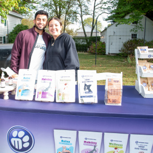 Modern Pawz - event sponsor. Photo by Lisa Tamburini.